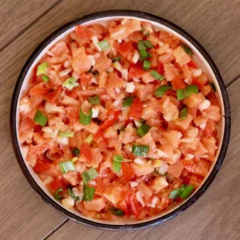 How to Make Lomi Lomi Salmon: A Culinary Delight from the Islands